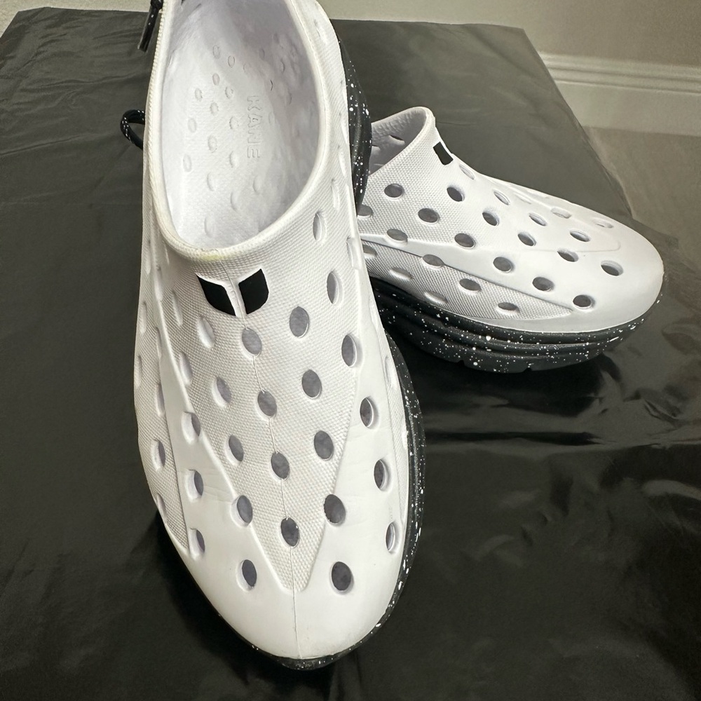 Stylish White Kids Sandals with Black Accents